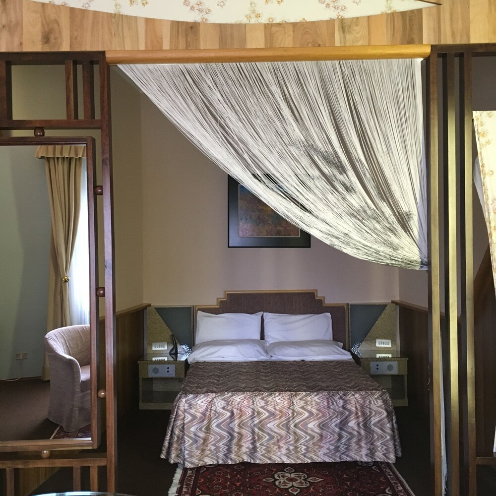 La Cittadella Dell'Oasi Hotel — hotel in Troina
