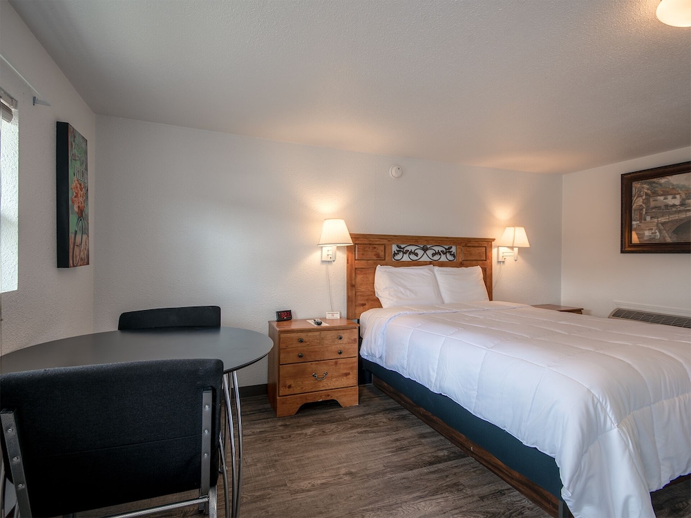 Baker City Motel & RV Park - photo 13