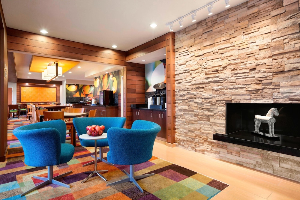 Fairfield by Marriott Inn & Suites Lansing West - photo 2