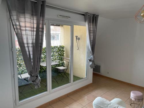 Charmant 2 Pieces a la Gare de Creil — hotel in Creil