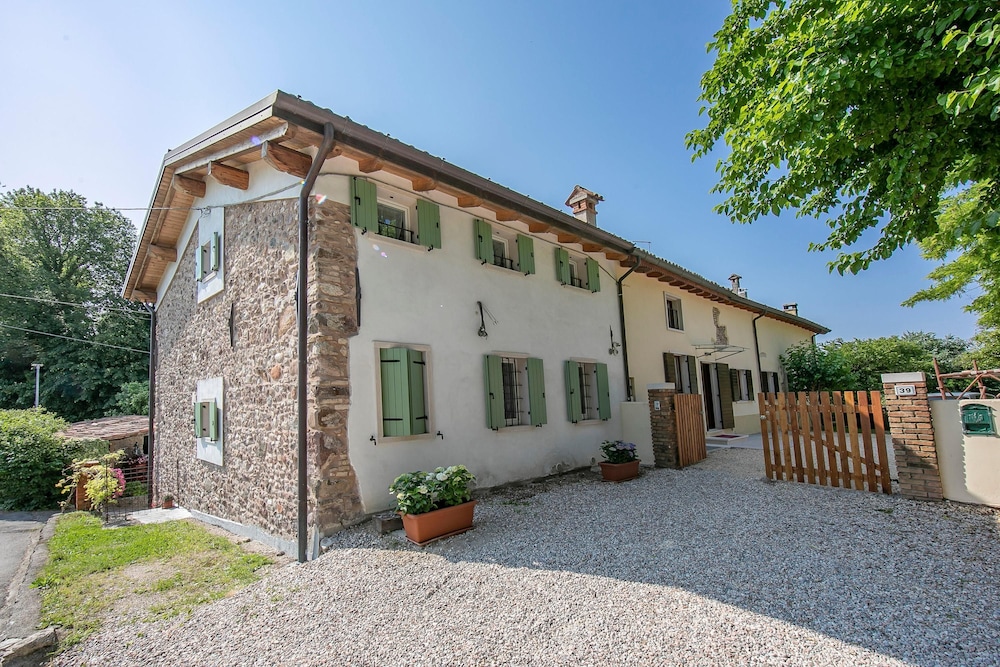Casa Mondragon In Lazise — 4-Star Luxury Hotel in Lazise, Italy