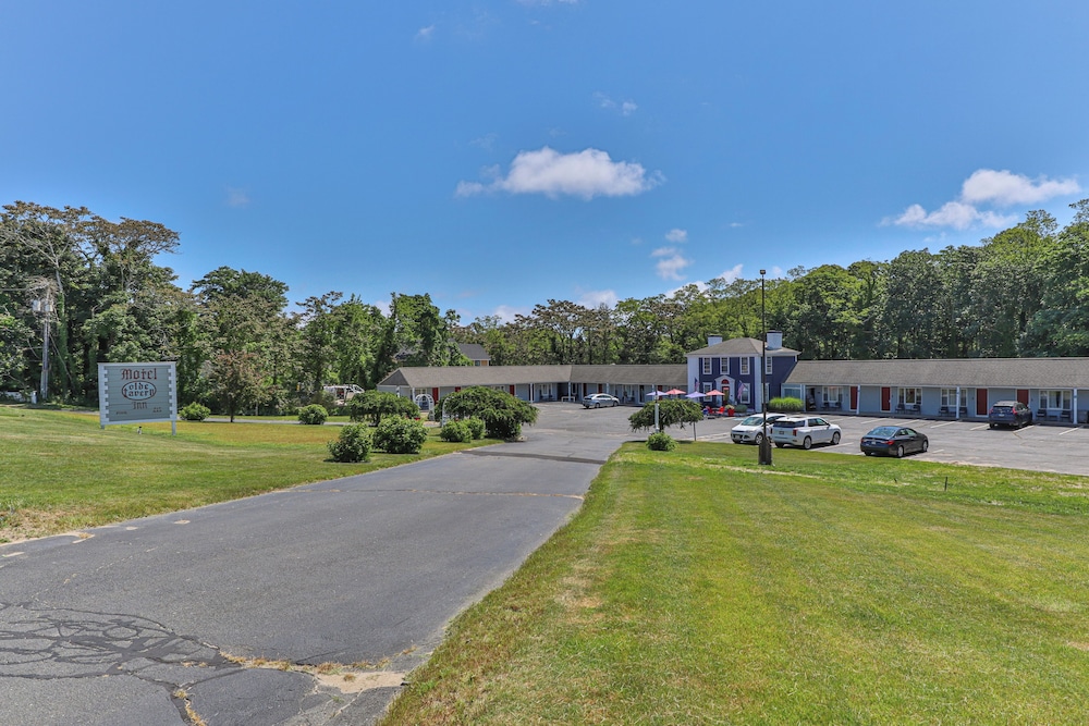Olde Tavern Motel And Inn - photo 32