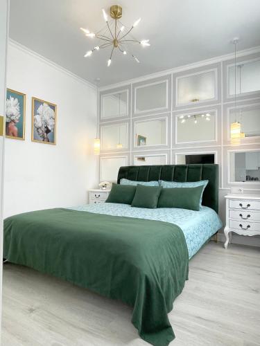 Luxury Emerald Apartments — 4-Star Luxury Hotel in Irpin, Ukraine