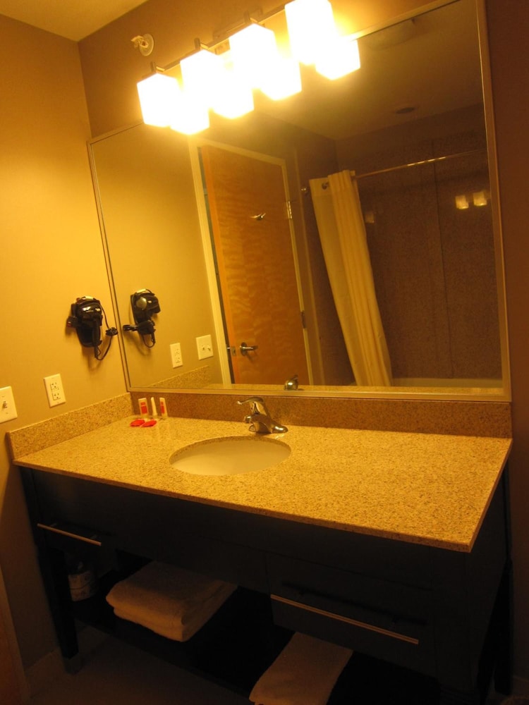 Red Carpet Inn And Suites Monmouth Jtc - photo 33