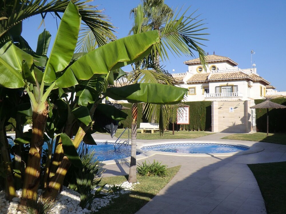 Casas Holiday Golf Playa III — carbon neutral stay, Orihuela