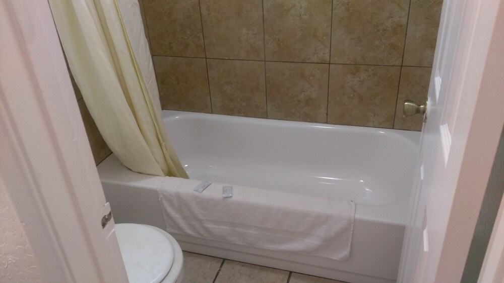 Best Inn and Suites - photo 12