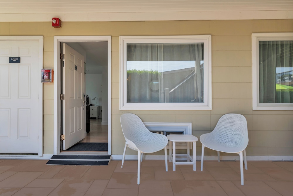 Ocean Resort Inn - photo 112