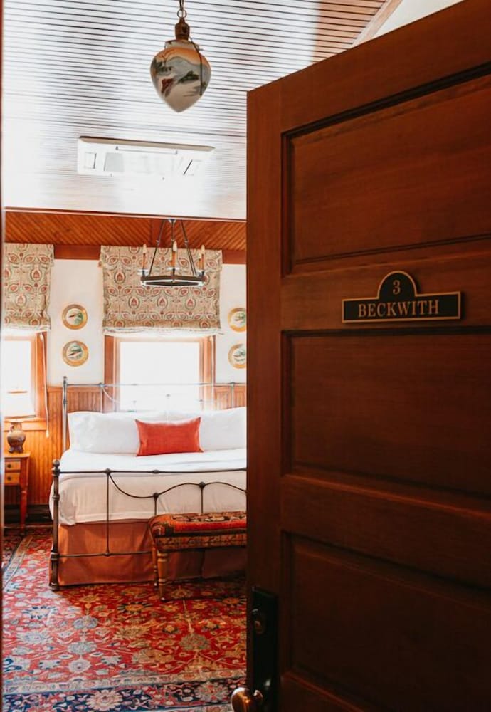 Deer Mountain Inn - photo 17