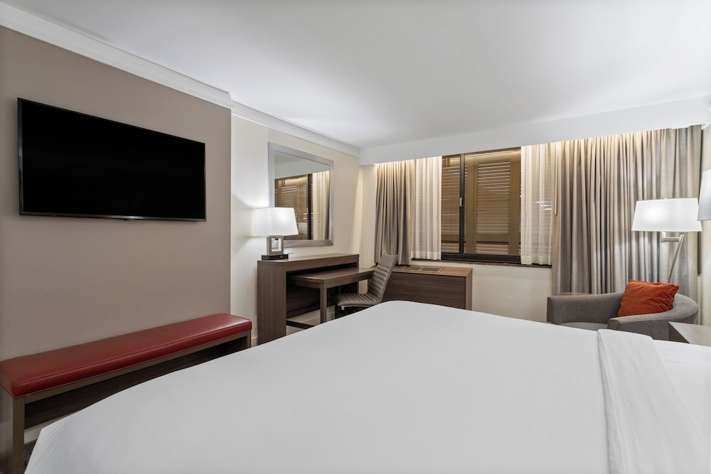 Crowne Plaza Executive Center Baton Rouge by IHG - photo 27