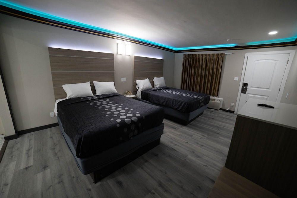 Artesia Motor Inn - photo 10