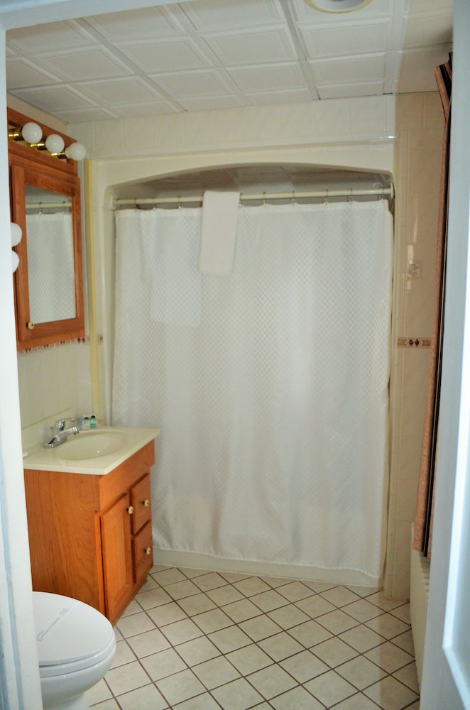Maple Terrace Motel - photo 51