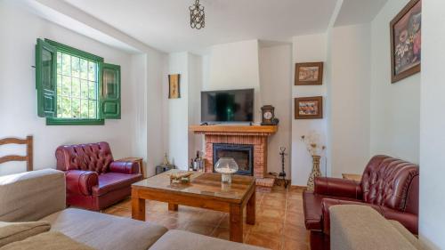 Casa GinAcs IznA jar by Ruralidays — 4-Star Luxury Hotel in Iznajar, Spain