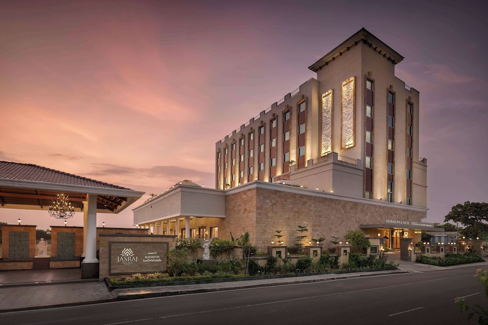 Jasraj Palace Yavatmal Hotel a member of Radisson Individuals in Yavatmal, India