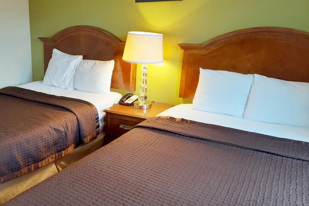 Travelodge by Wyndham Savannah Midtown - photo 12