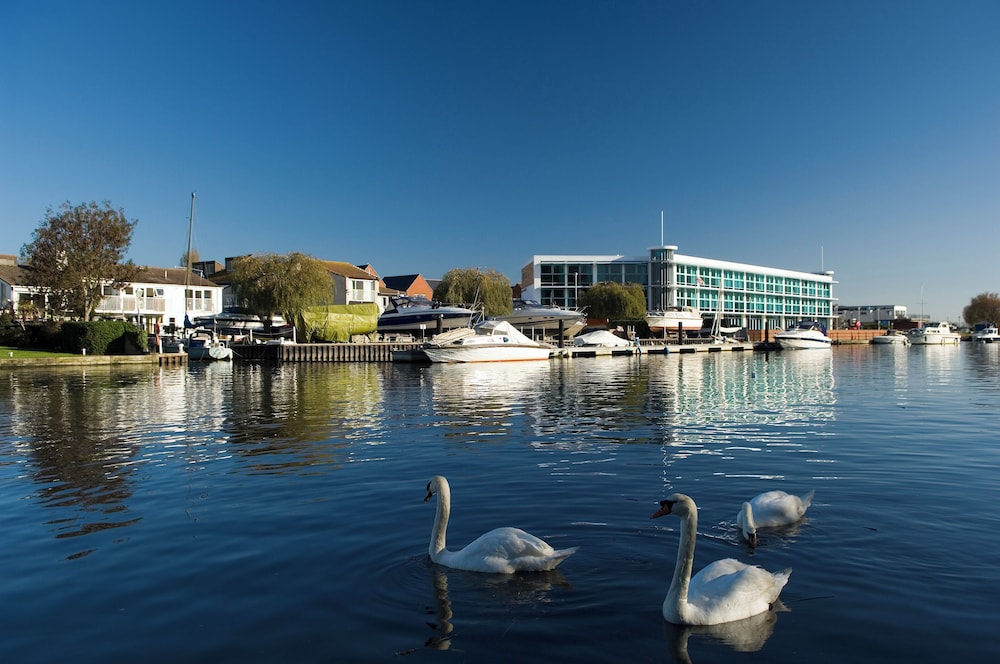 Captain's Club Hotel & Spa