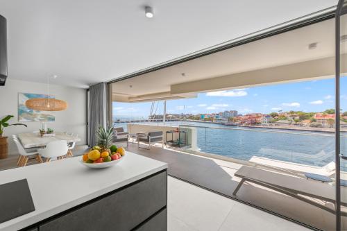 The Wharf 7E city apartment overlooking Annabay downtown Willemstad — 4-Star Luxury Hotel in Willemstad, CURAÇAO