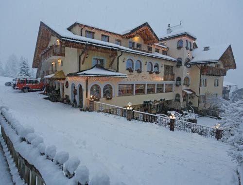La Grotta — 4-Star Luxury Hotel in Vigo Di Fassa, Italy
