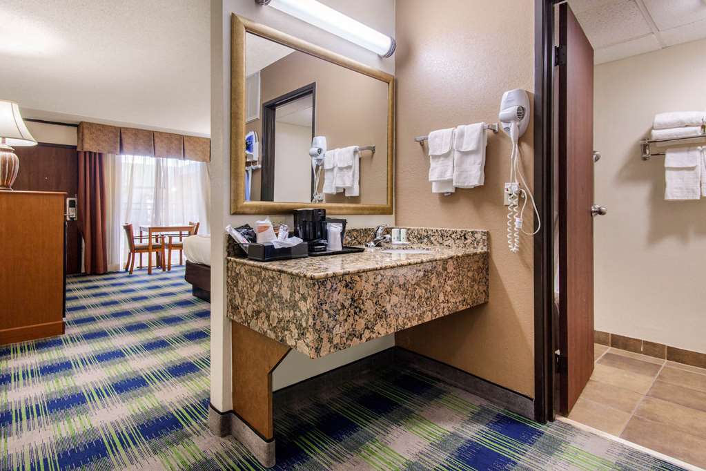 Quality Inn Arkansas City North - photo 20
