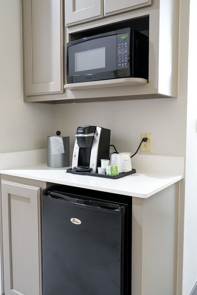 Holiday Inn Express & Suites Dallas Southwest Cedar Hill by IHG - photo 16