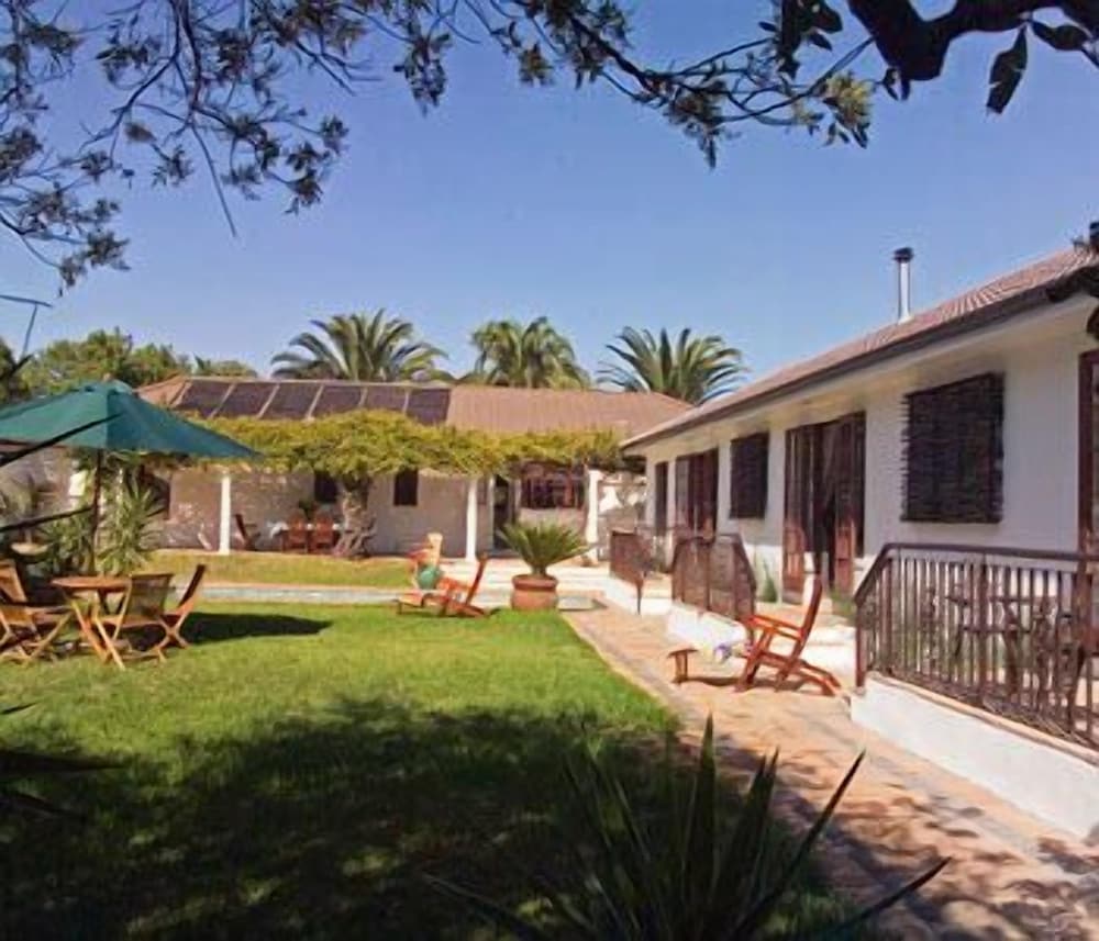 Three Palms Luxury Cottage — 4-Star Luxury Hotel in Cape Town, South Africa