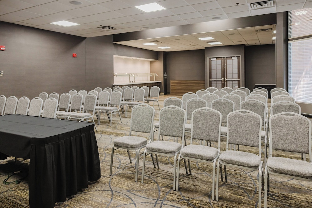 Crowne Plaza Suites MSP Airport Mall of America by IHG - photo 74
