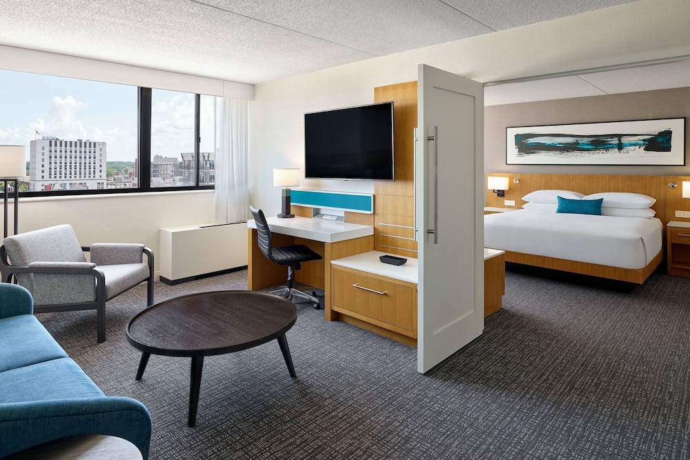 Delta Hotels by Marriott Muskegon Convention Center - photo 13