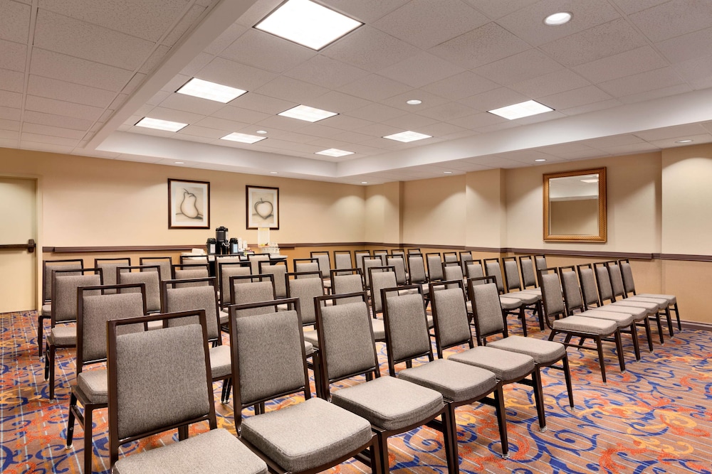 Embassy Suites by Hilton Santa Clara Silicon Valley - photo 88