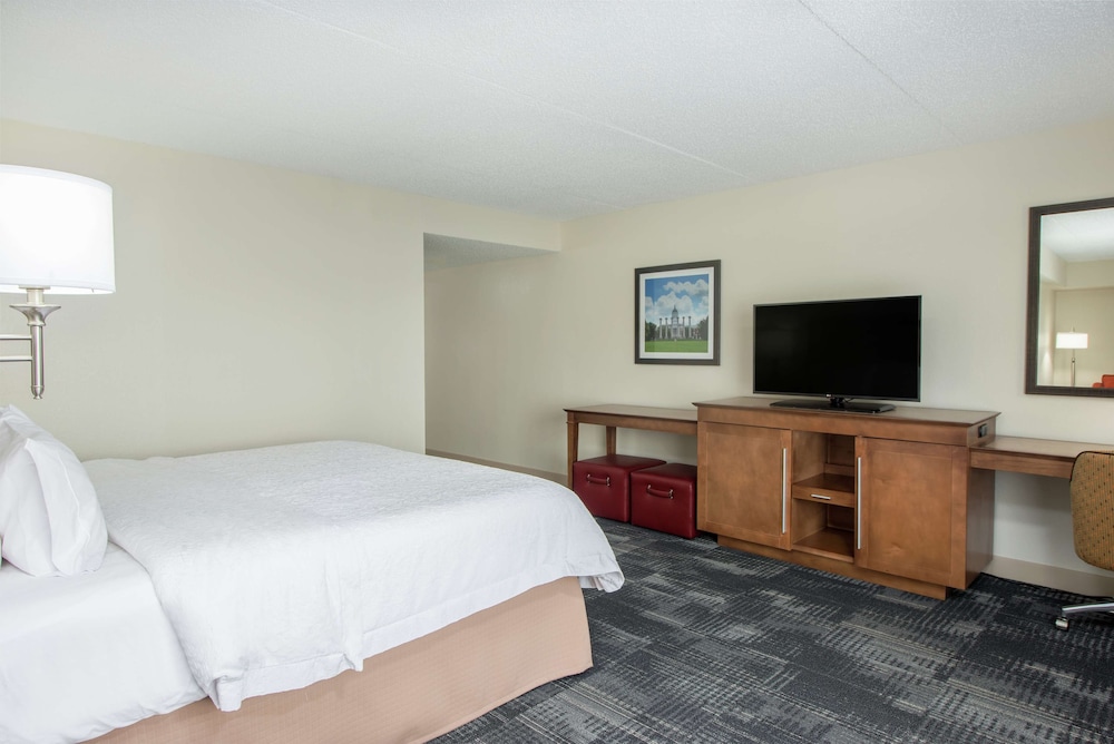 Hampton Inn Columbia - photo 15