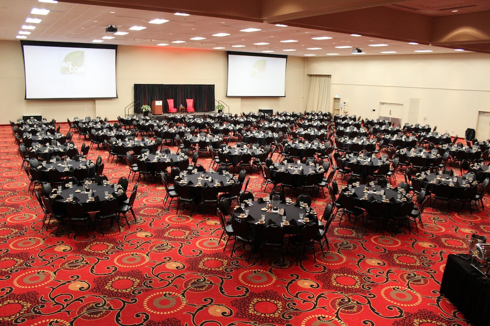 Holiday Inn Des Moines Airport Conf Center by IHG - photo 66