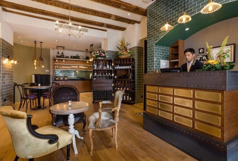 The Hendrick's Hotel — 4-Star Luxury Hotel in Amsterdam, Netherlands