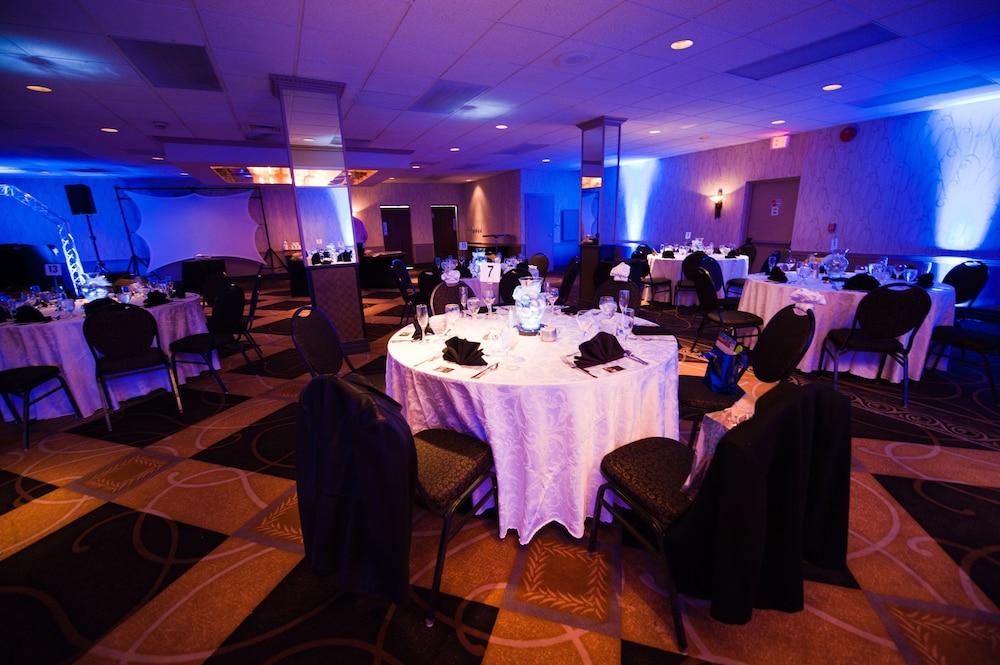 Park Inn By Radisson Harrisburg West - photo 23