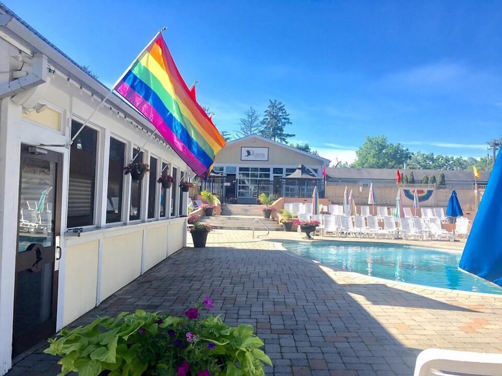 The Raven Resort - photo 13