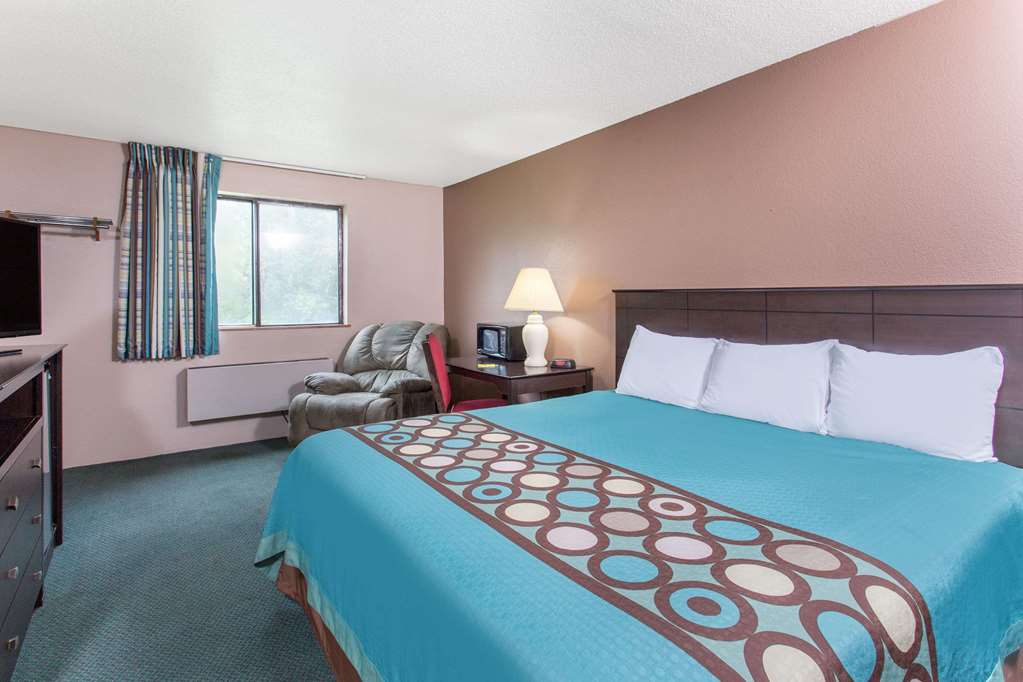 Super 8 by Wyndham Austin MN - photo 11