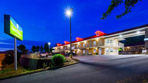Apple Valley Inn Pigeon Forge - featured photo