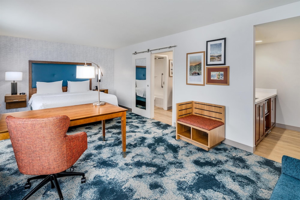 Hampton Inn & Suites Silverthorne - photo 17