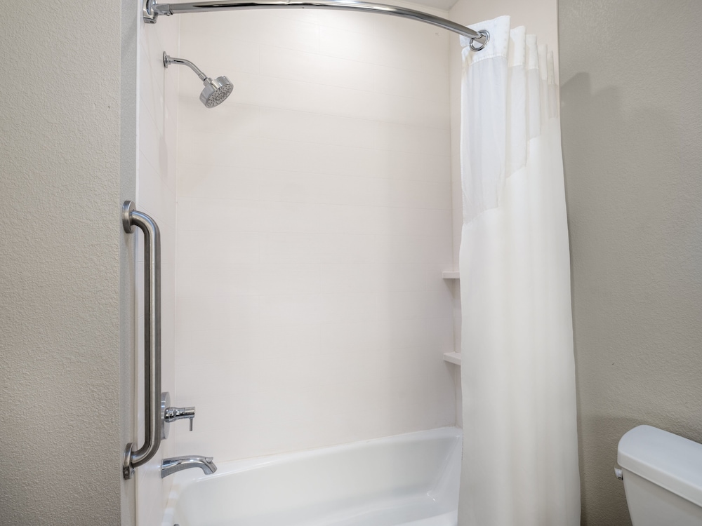 Holiday Inn Express Hotel & Suites Beaumont Nw By Ihg - photo 16