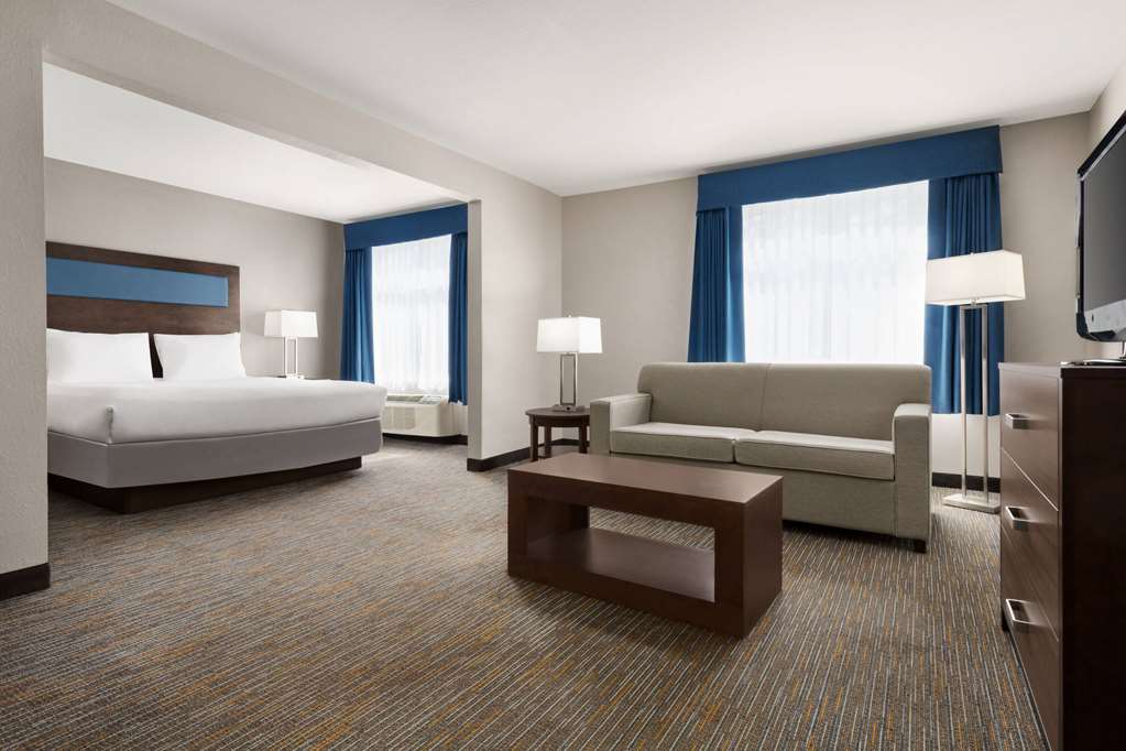 Wingate By Wyndham Southport - photo 23