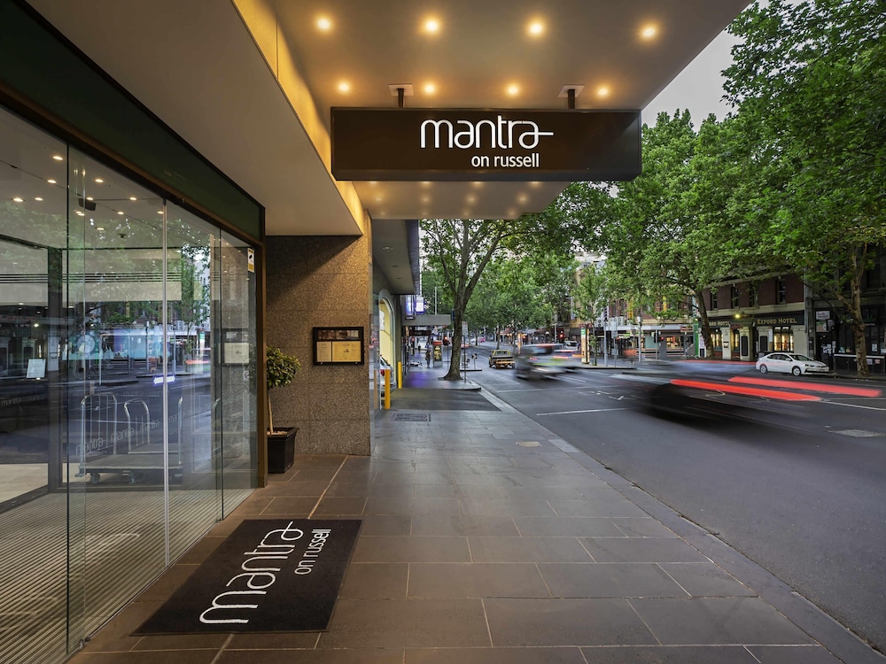 Mantra on Russell — 4-Star Luxury Hotel in Melbourne, Australia
