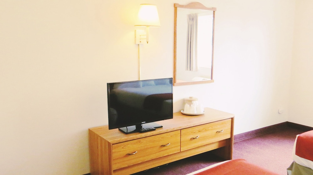 Peppermill Empress Inn - photo 34