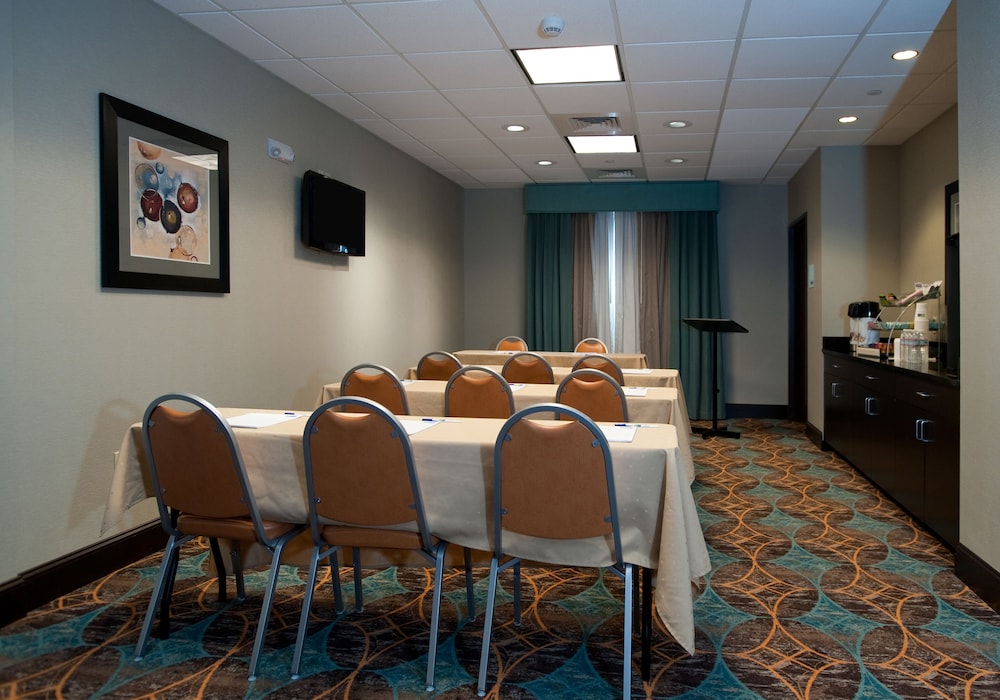 Holiday Inn Express Hotel & Suites Selinsgrove by IHG - photo 25