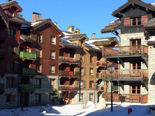 Appartement duplex au pied des pistes avec espace bien être et piscine Les Arcs 1950 FR 1 686 28 — 5-Star Luxury Hotel in Bourg-Saint-Maurice, France