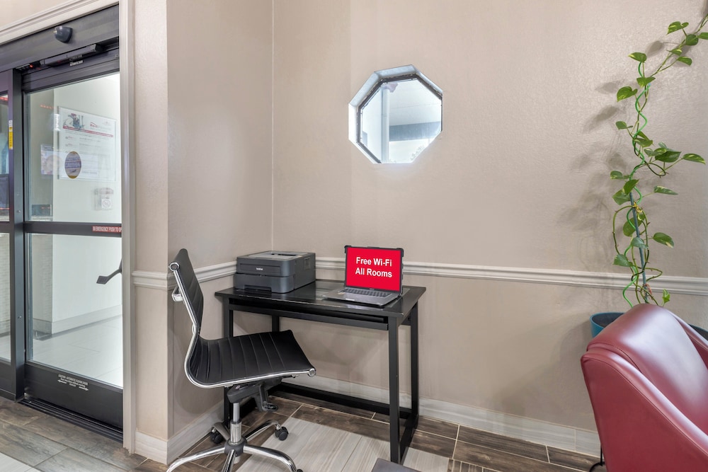 Americas Best Value Inn And Suites Clinton Jackson - photo 32