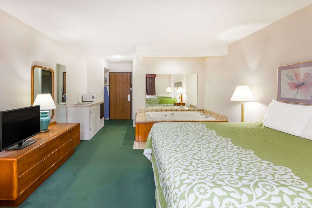 Days Inn by Wyndham Alpena - photo 14