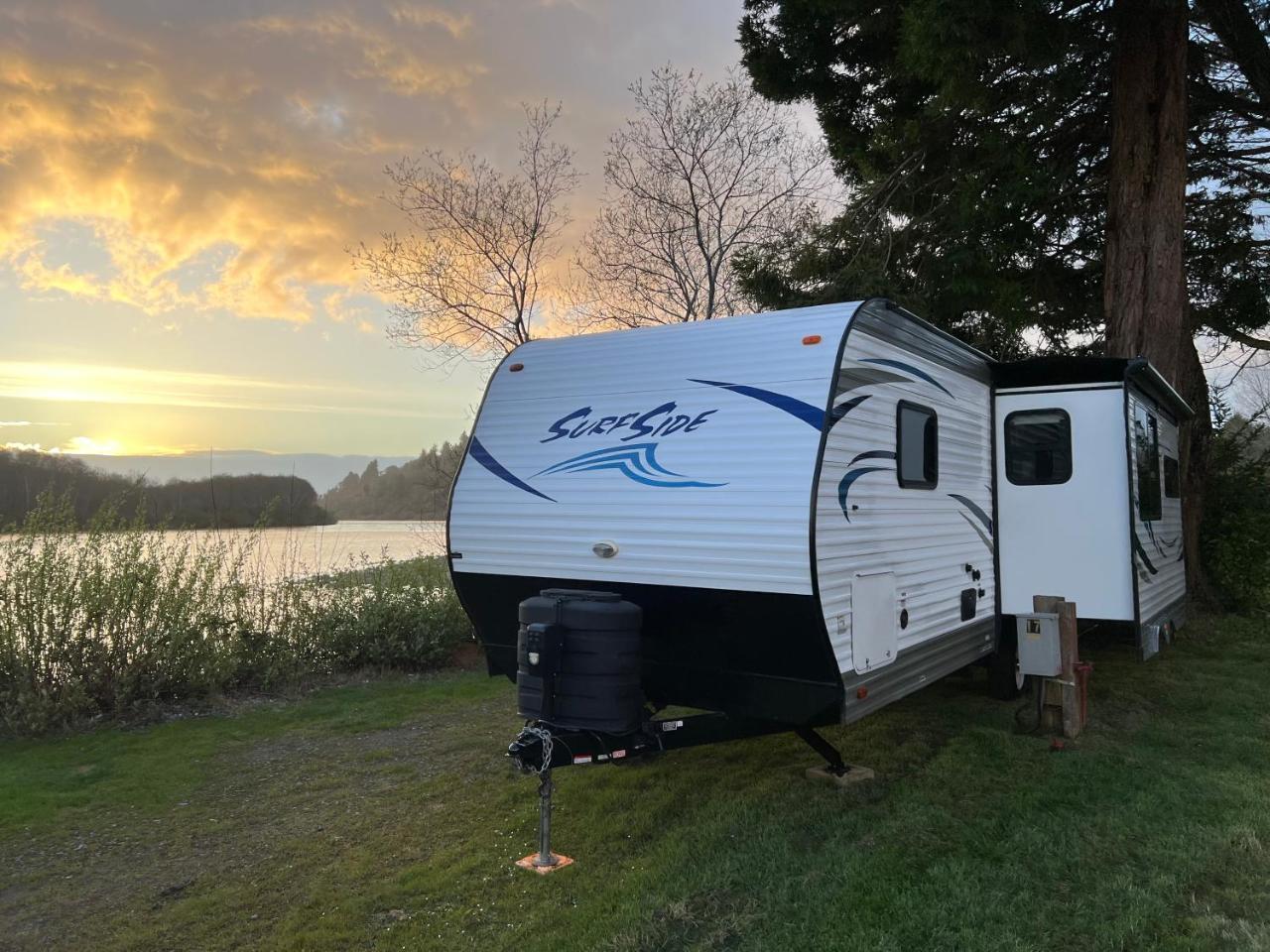 Surfside Glamping camper - last minute hotel in Unknown City