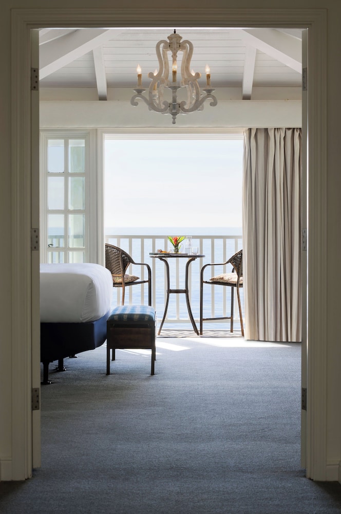 Pacific Edge Hotel - photo 38