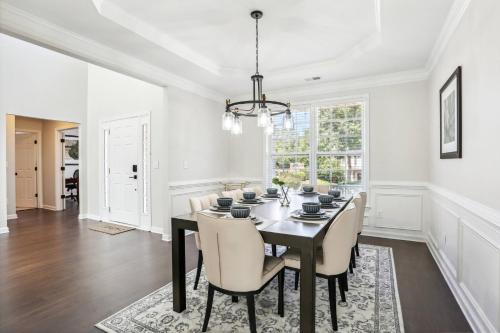 Elegant Mableton Retreat Close to Amphitheater — hotel in Mableton