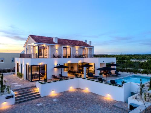 Luxury Villa Kaia Sea View Heated pool Jacuzzi Gym and Sauna — 5-Star Luxury Hotel in Vodice, Croatia