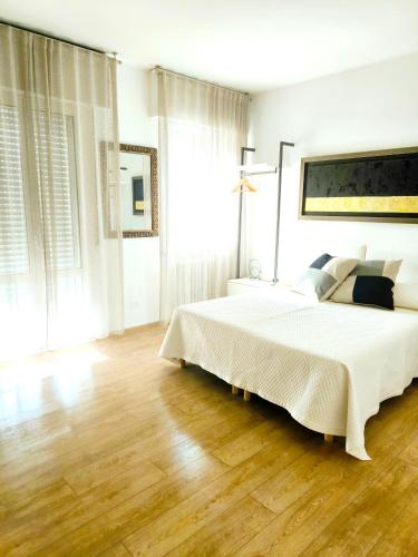 Appartamento Laghetto 1 con tre camere e bagni privati cucina in condivisione — hotel in Castel San Pietro Terme