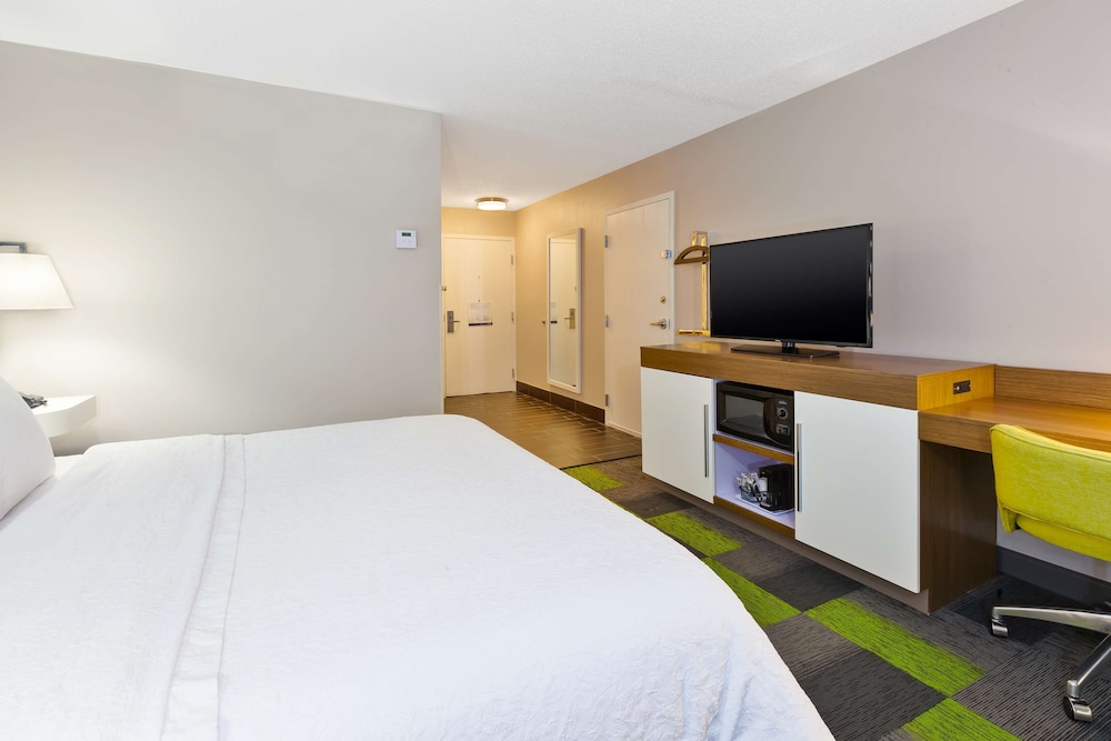 Hampton Inn Marysville - photo 11
