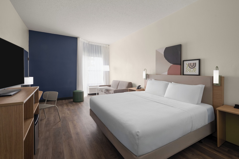 Spark by Hilton Florence North I 95 SC - photo 11